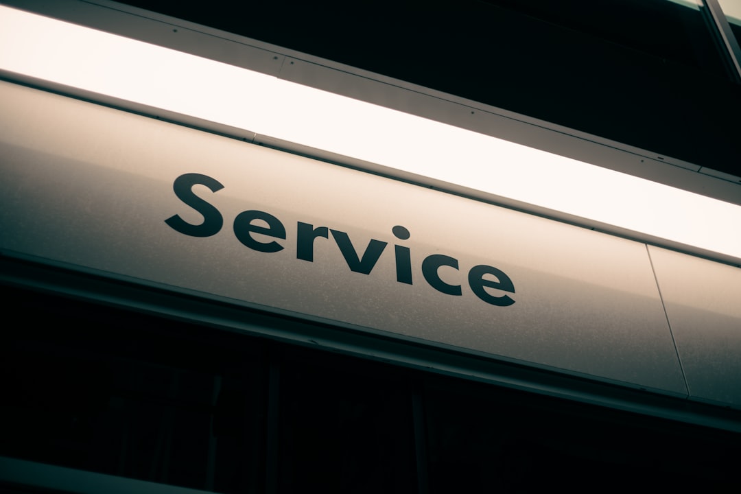 white-and-black-samsung-signage-aielvgxzb0g